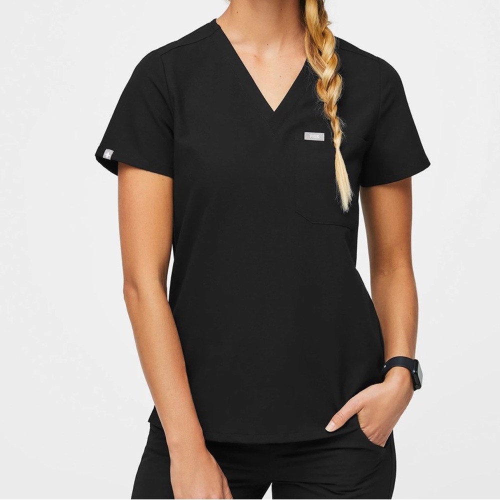 Figs | scrub top